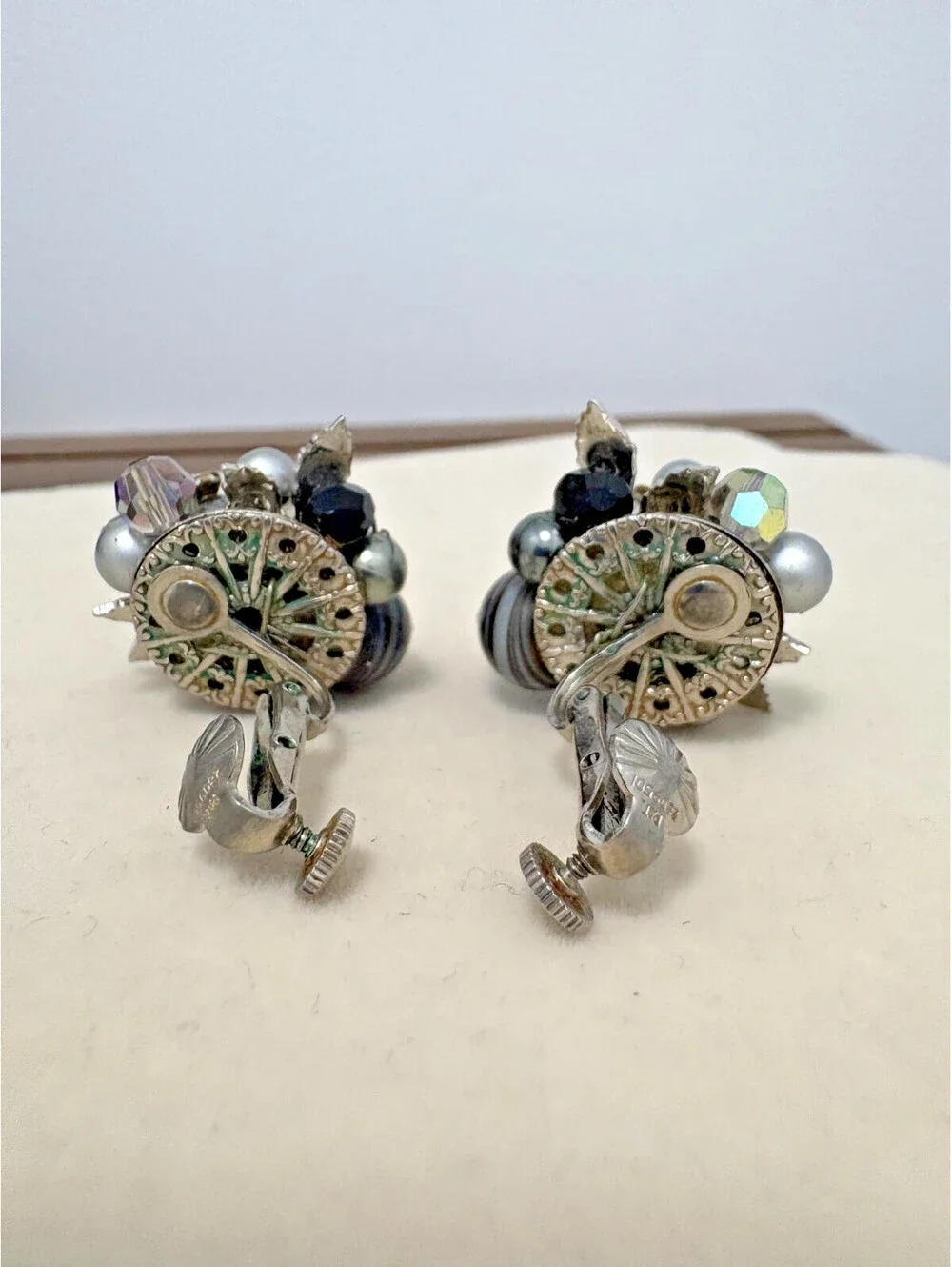 Vintage Vendome Black Silver Glass Silver Leaf Cluster Screw Back Clip Earrings